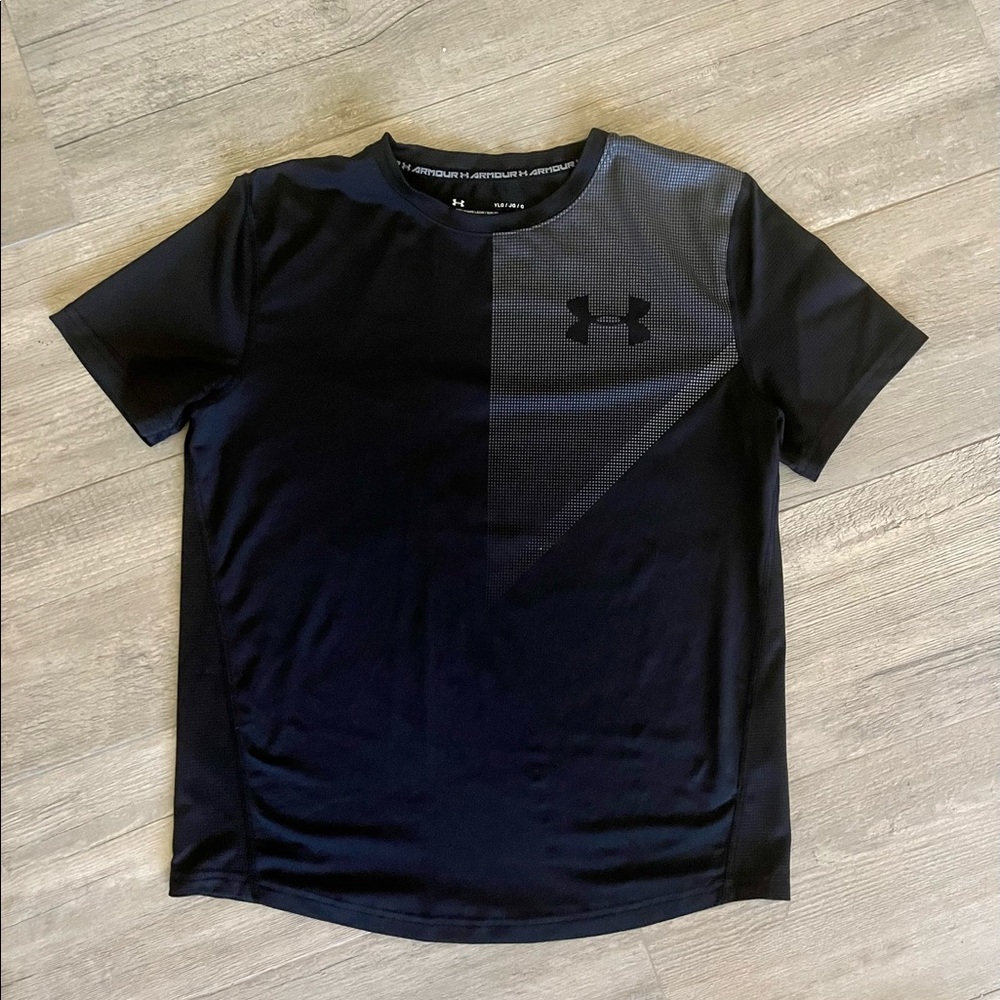 Under Armour Youth Large Heatgear shirt